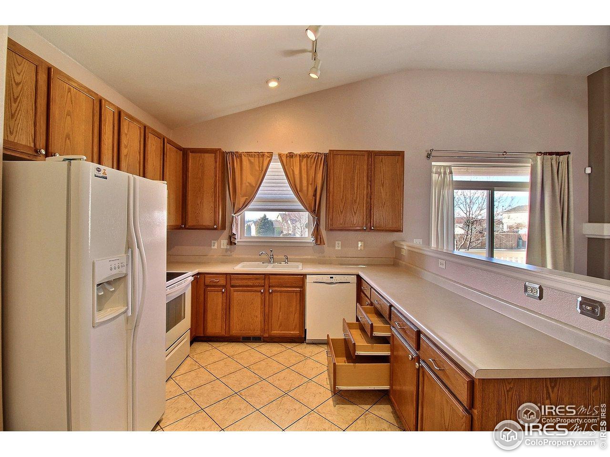 4902 29th Street, Unit 22D Greeley, CO 80634 - Photo 12 of 30