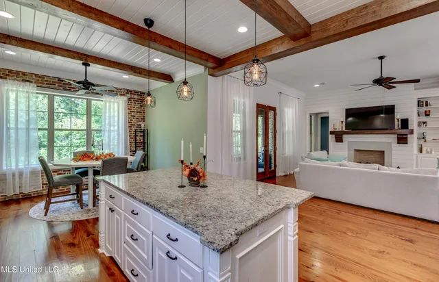 $469,000 | 108 Wingspan Way, Madison, MS 39110