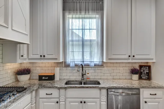 $469,000 | 108 Wingspan Way, Madison, MS 39110