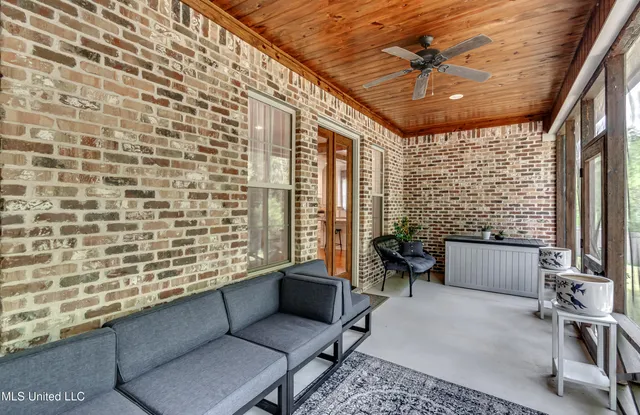 $469,000 | 108 Wingspan Way, Madison, MS 39110