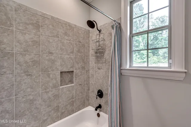 $469,000 | 108 Wingspan Way, Madison, MS 39110