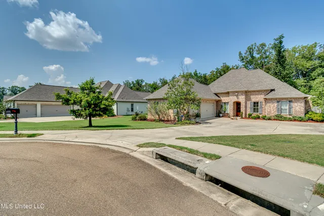 $469,000 | 108 Wingspan Way, Madison, MS 39110