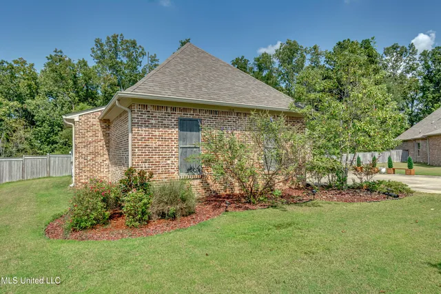 $469,000 | 108 Wingspan Way, Madison, MS 39110