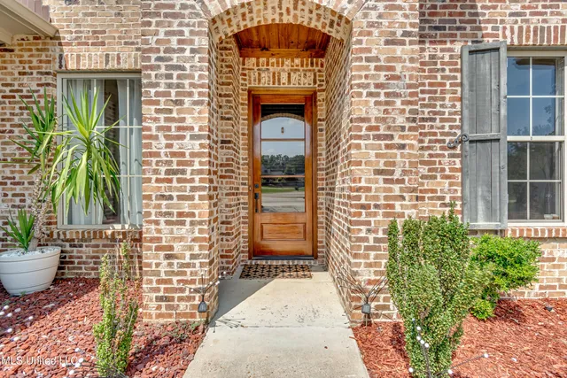 $469,000 | 108 Wingspan Way, Madison, MS 39110