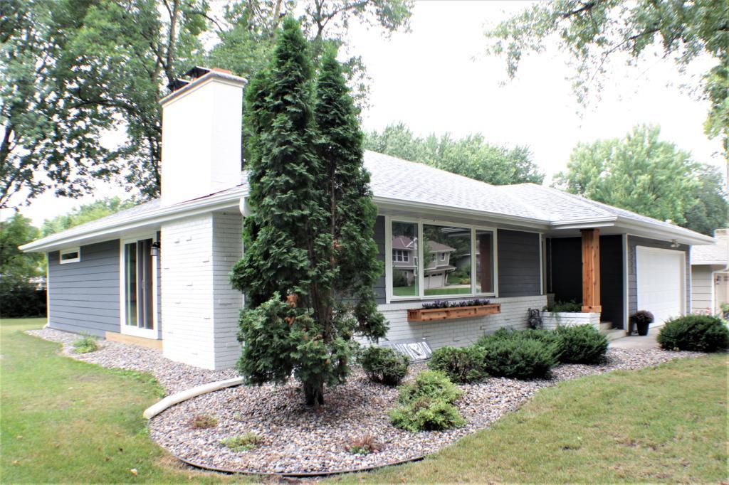 5221 Meadow Ridge Edina, MN 55439 - Photo 2 of 49