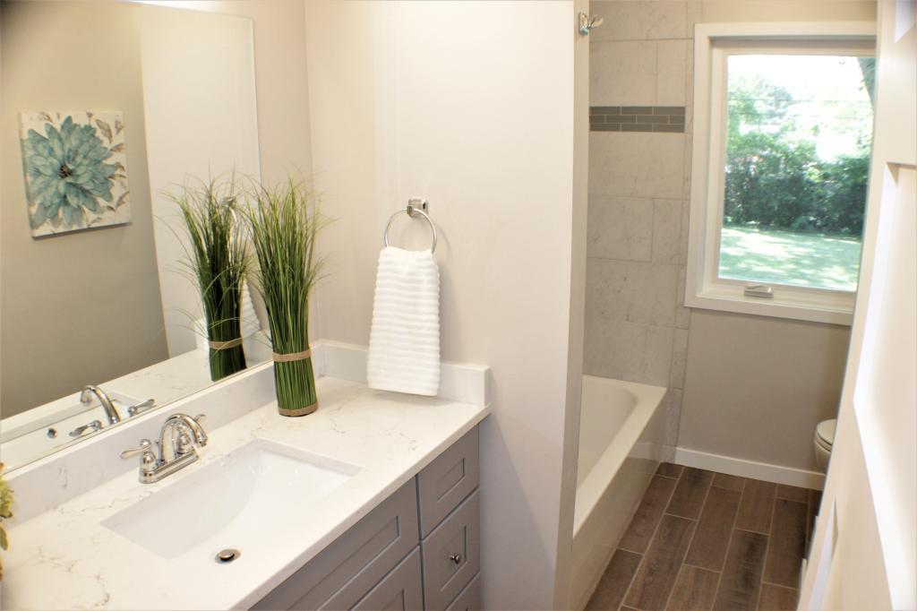 5221 Meadow Ridge Edina, MN 55439 - Photo 15 of 49