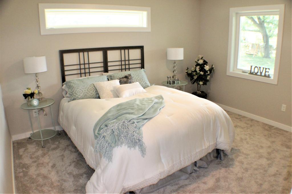 5221 Meadow Ridge Edina, MN 55439 - Photo 16 of 49