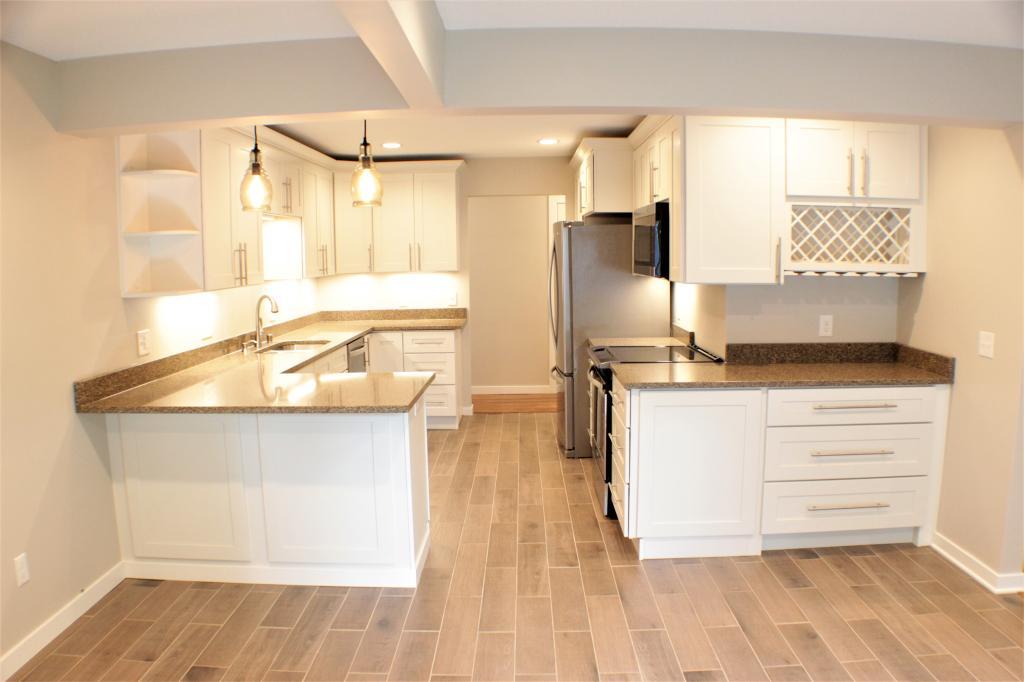 5221 Meadow Ridge Edina, MN 55439 - Photo 24 of 49