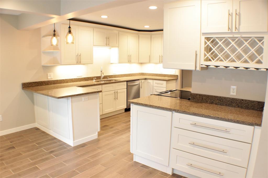 5221 Meadow Ridge Edina, MN 55439 - Photo 28 of 49