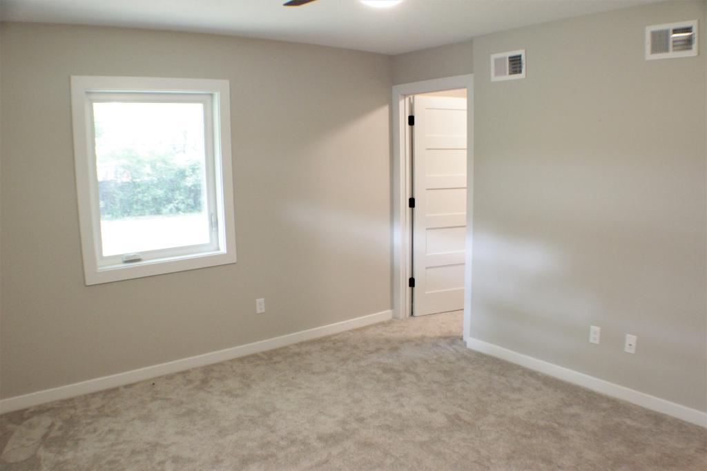 5221 Meadow Ridge Edina, MN 55439 - Photo 40 of 49