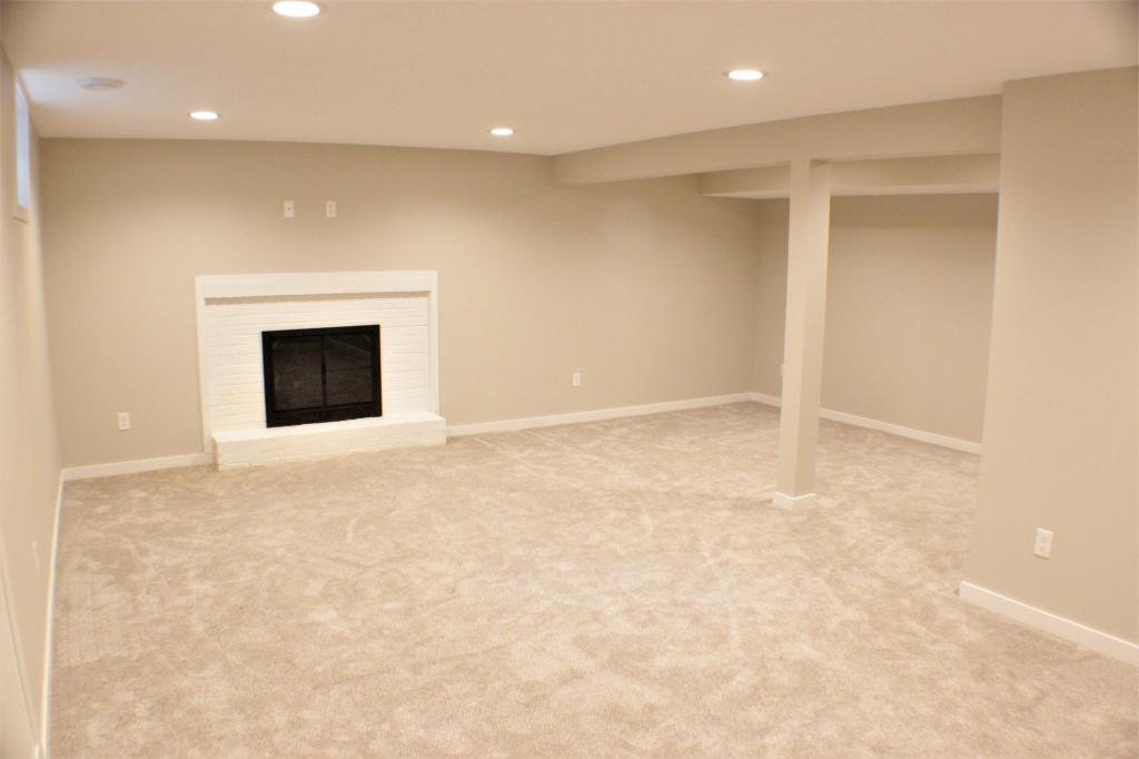 5221 Meadow Ridge Edina, MN 55439 - Photo 42 of 49