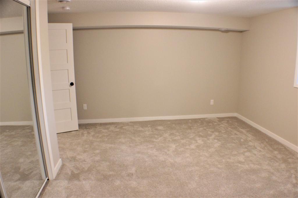 5221 Meadow Ridge Edina, MN 55439 - Photo 46 of 49