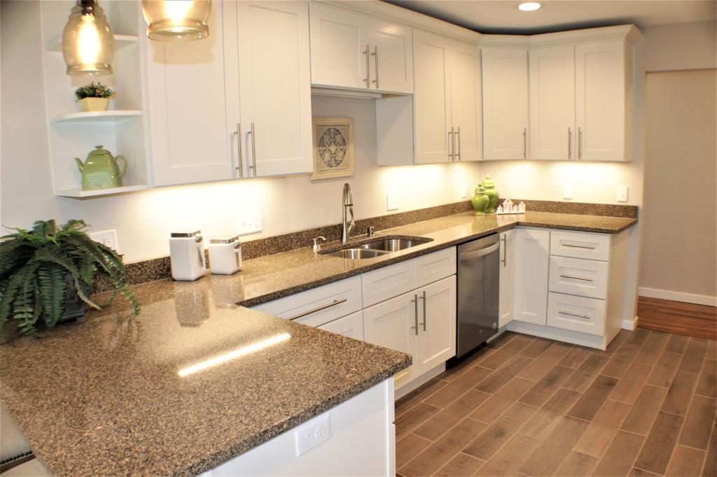 5221 Meadow Ridge Edina, MN 55439 - Photo 8 of 49