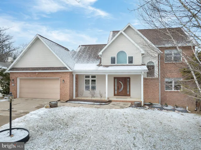 $750,000 | 130 Oak Pointe Circle, State College, PA 16801