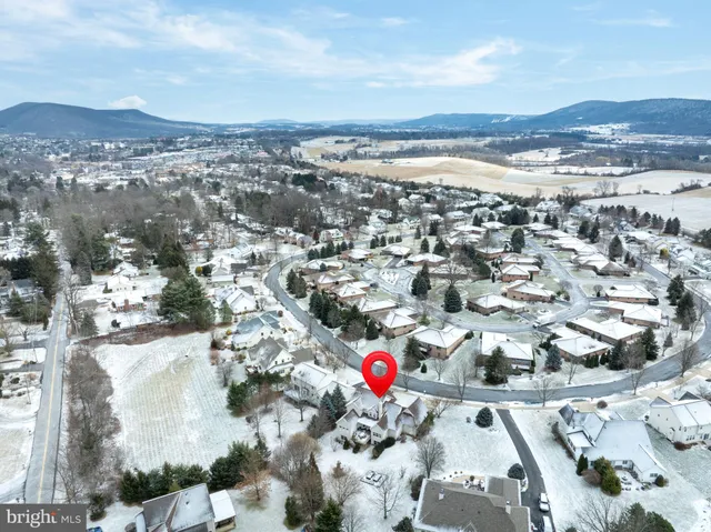 $750,000 | 130 Oak Pointe Circle, State College, PA 16801