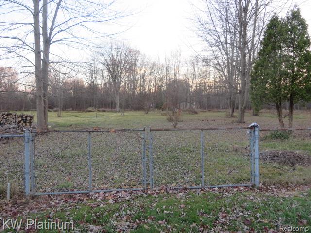 49400 Callens Road Chesterfield, MI 48047 - Photo 21 of 38