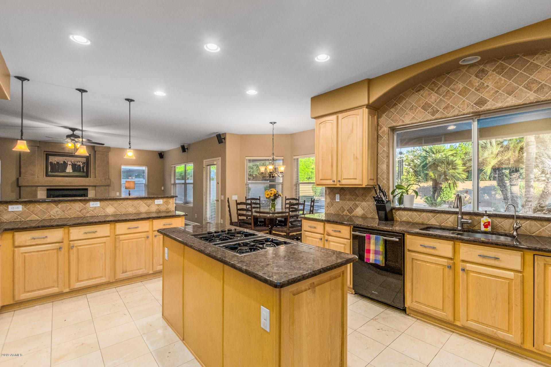 6015 East Phelps Road Scottsdale, AZ 85254 - Photo 16 of 72 Kitchen Dining