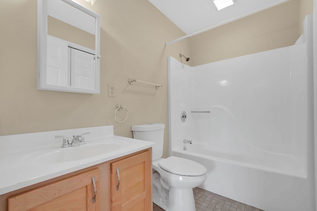 16 Maple Crest Circle, Unit J Holyoke, MA 01040 - Photo 22 of 34