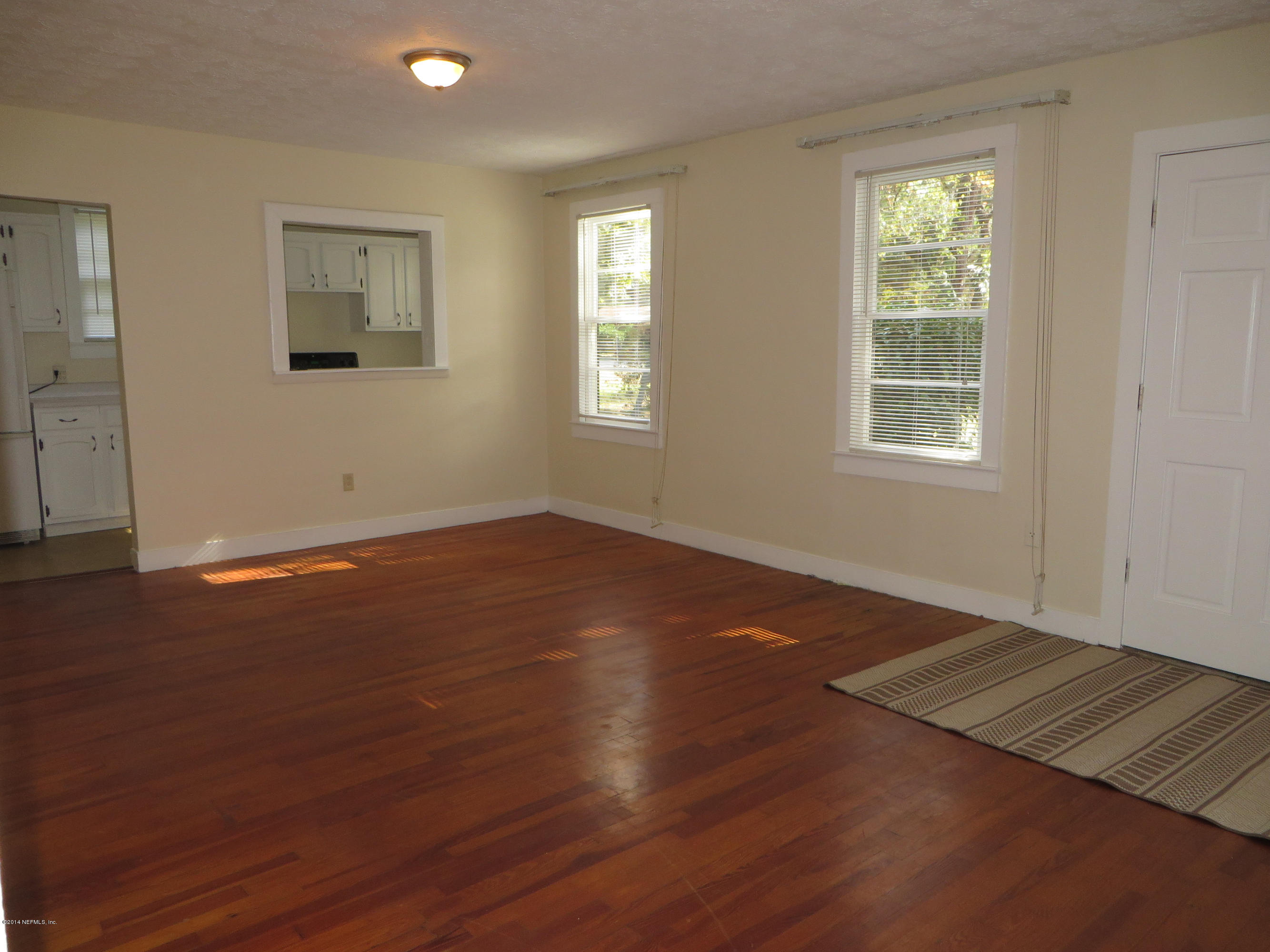 9755 Arnold Road Jacksonville, FL 32246 - Photo 5 of 17 Living Room