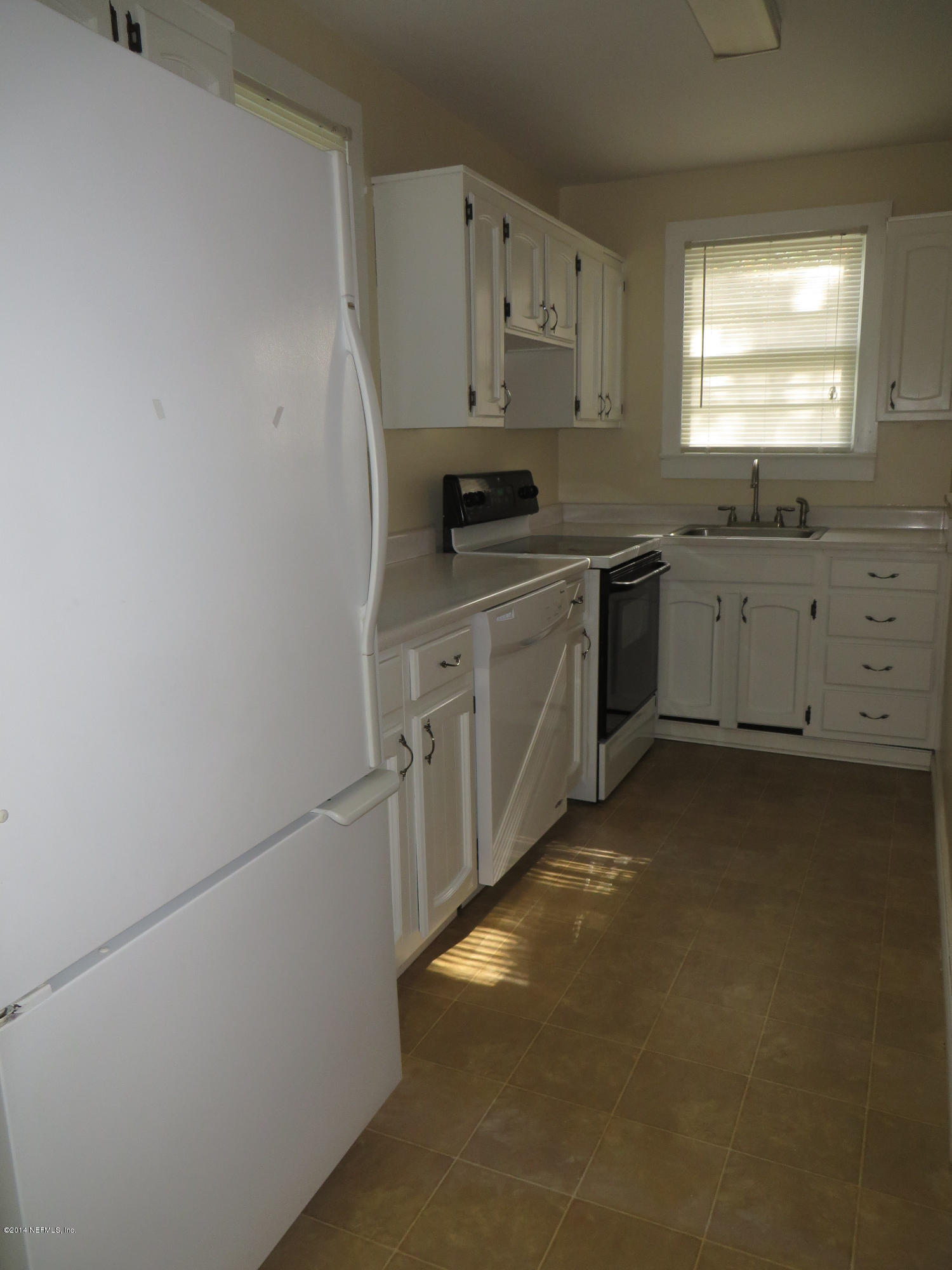 9755 Arnold Road Jacksonville, FL 32246 - Photo 6 of 17 Kitchen