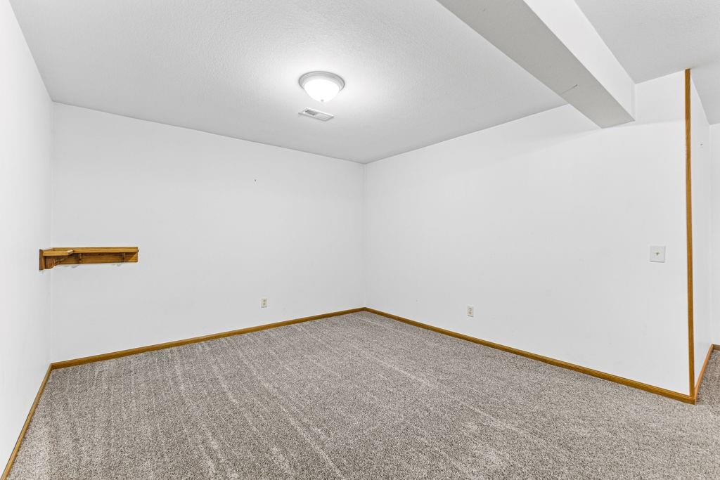 403 North Leonard Road St. Joseph, MO 64506 - Photo 42 of 63