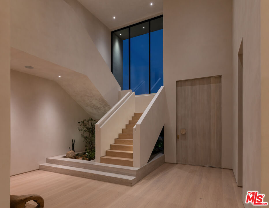 17177 Adlon Road Encino, CA 91436 - Photo 17 of 21 Gallery Image 17