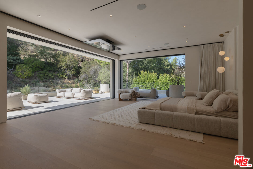 17177 Adlon Road Encino, CA 91436 - Photo 10 of 21 Gallery Image 10