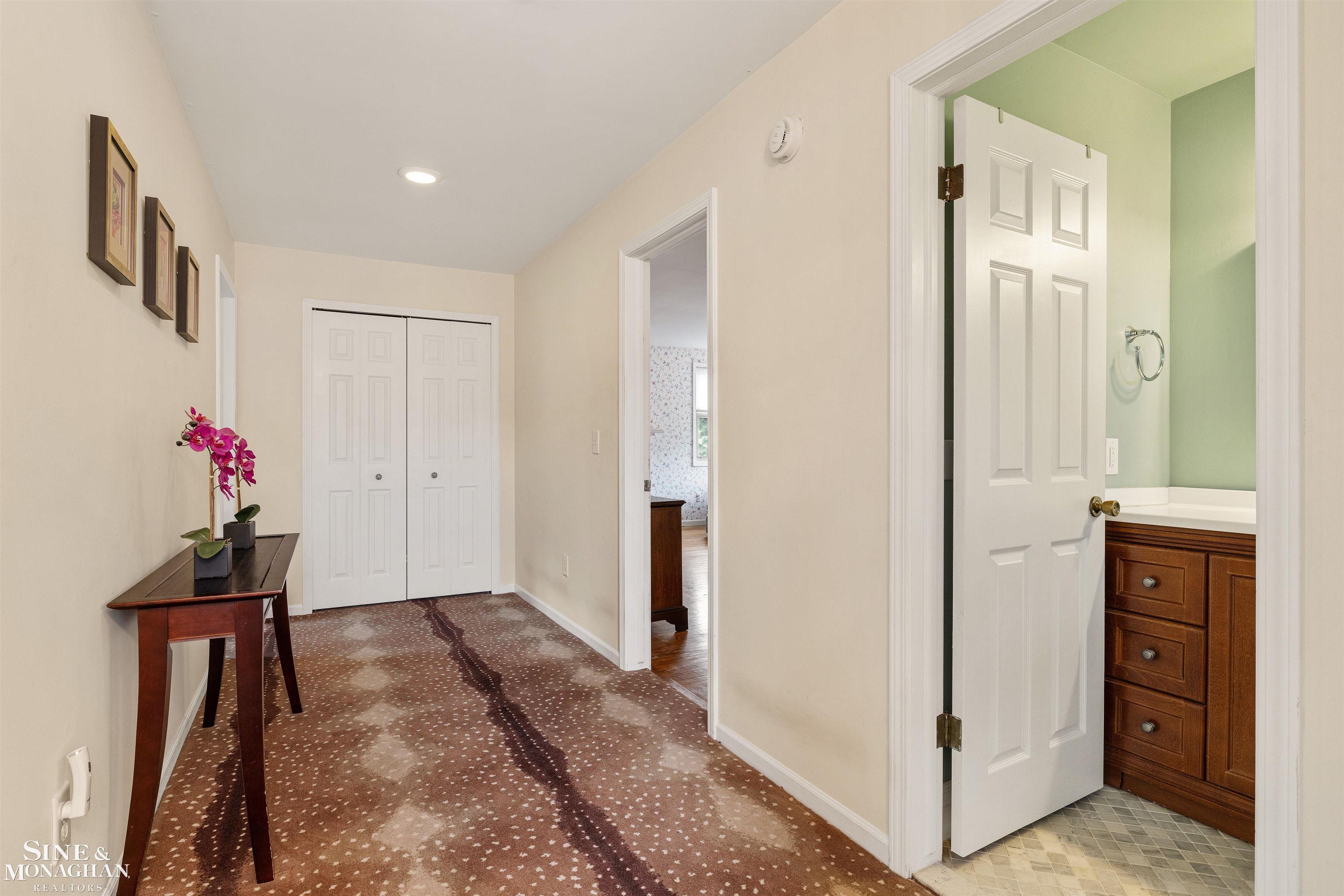 725 Fisher Road Grosse Pointe, MI 48230 - Photo 42 of 63 50211891-9fb946e7-142d-4a78-8aaa-d2a2a1eaa08d.JPG