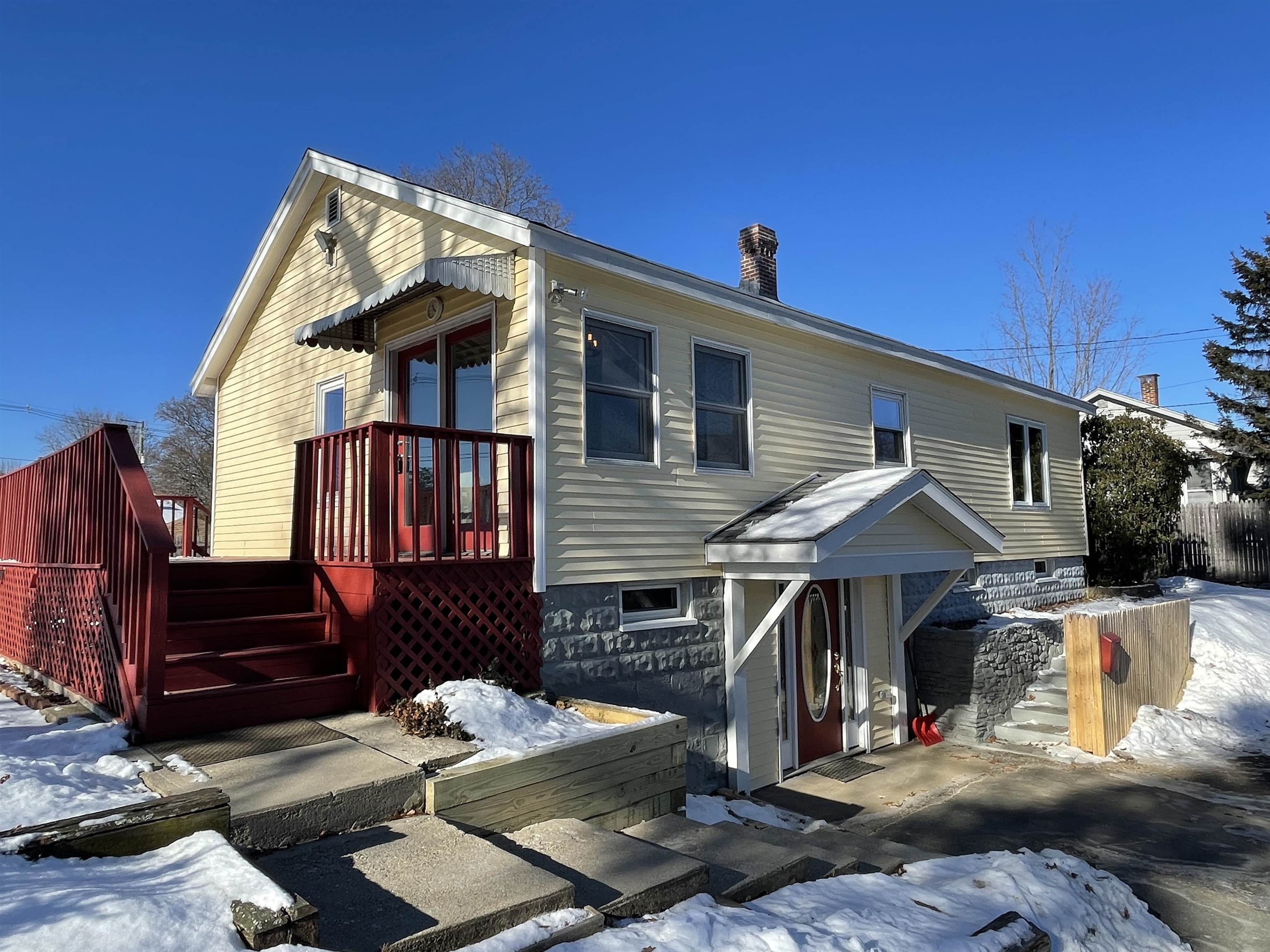 14 A Madison Avenue Rochester, NH 03867 - Photo 1 of 36 Gallery Image 1