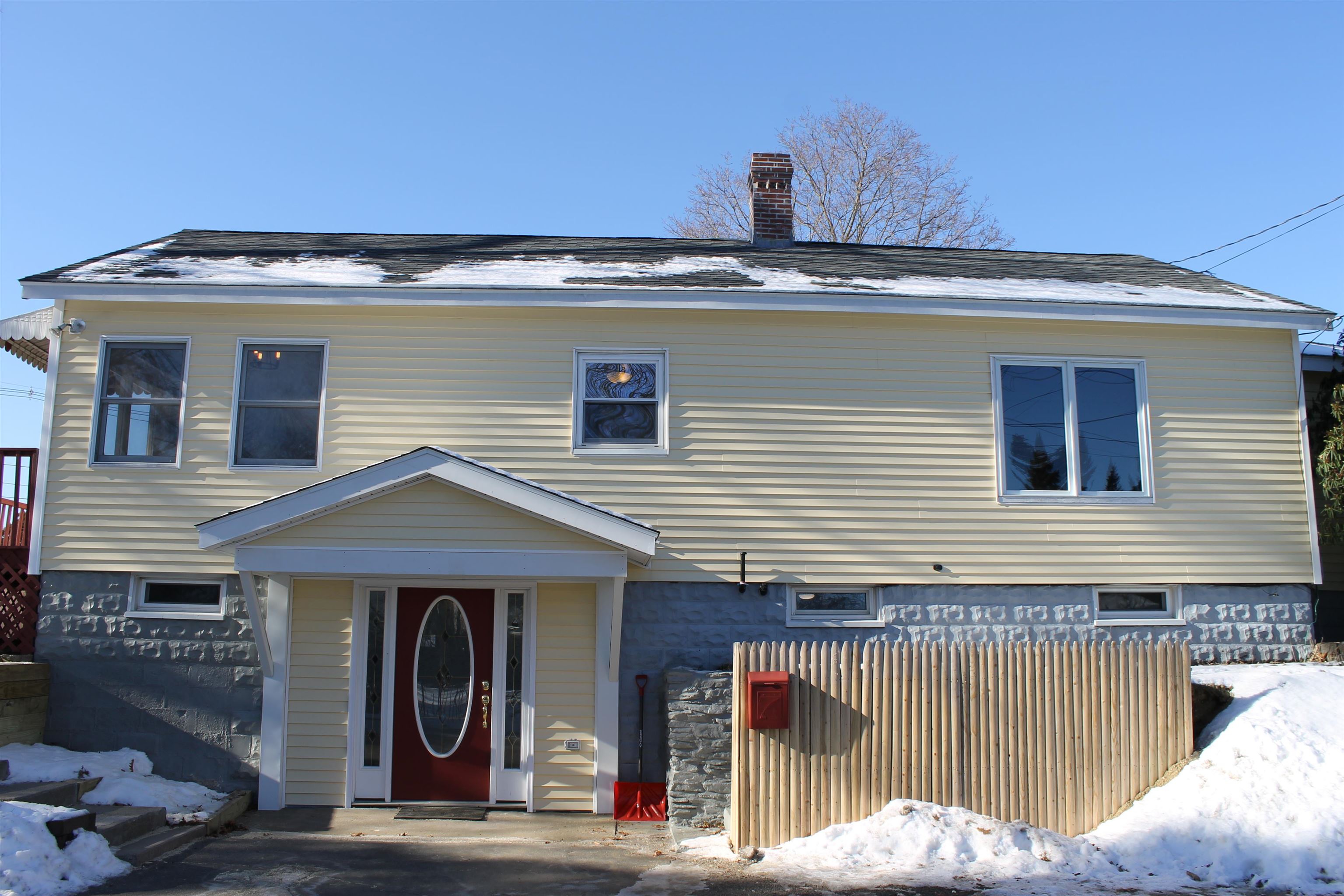 14 A Madison Avenue Rochester, NH 03867 - Photo 2 of 36 Gallery Image 2