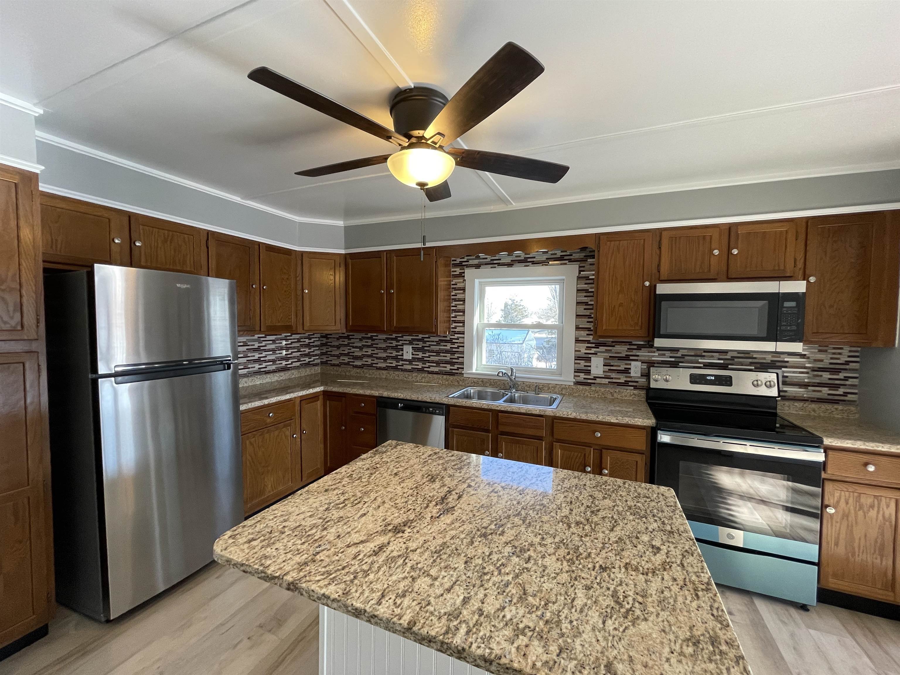 14 A Madison Avenue Rochester, NH 03867 - Photo 5 of 36 Gallery Image 5