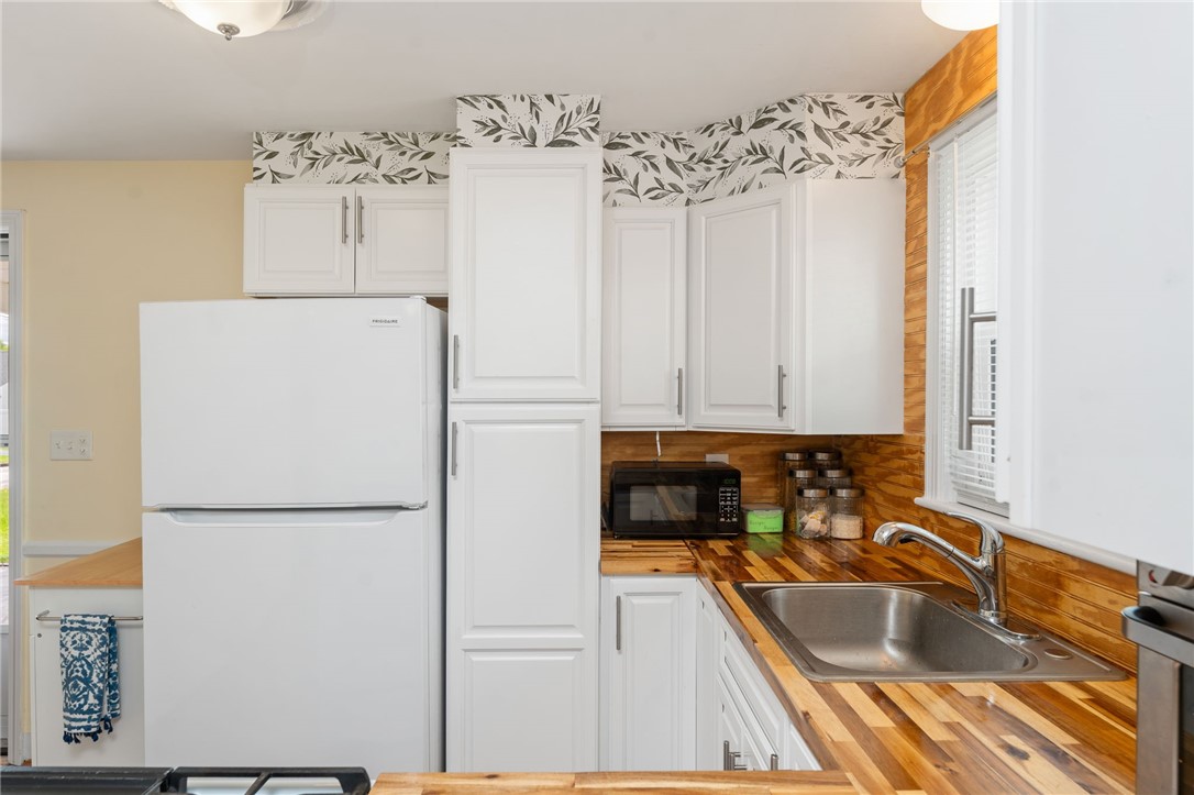 45 Cedarcrest Drive Pawtucket, RI 02861 - Photo 5 of 10