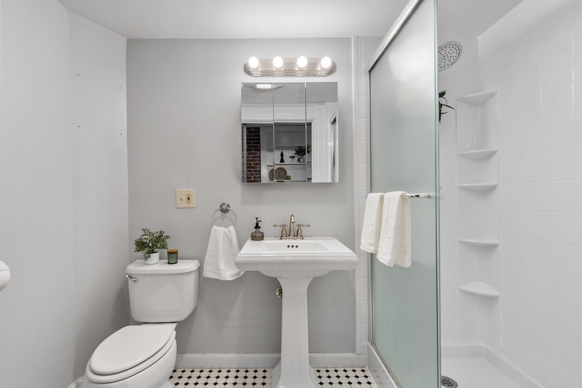 67 West Merrimack Street, Unit 2 Manchester, NH 03101 - Photo 17 of 32