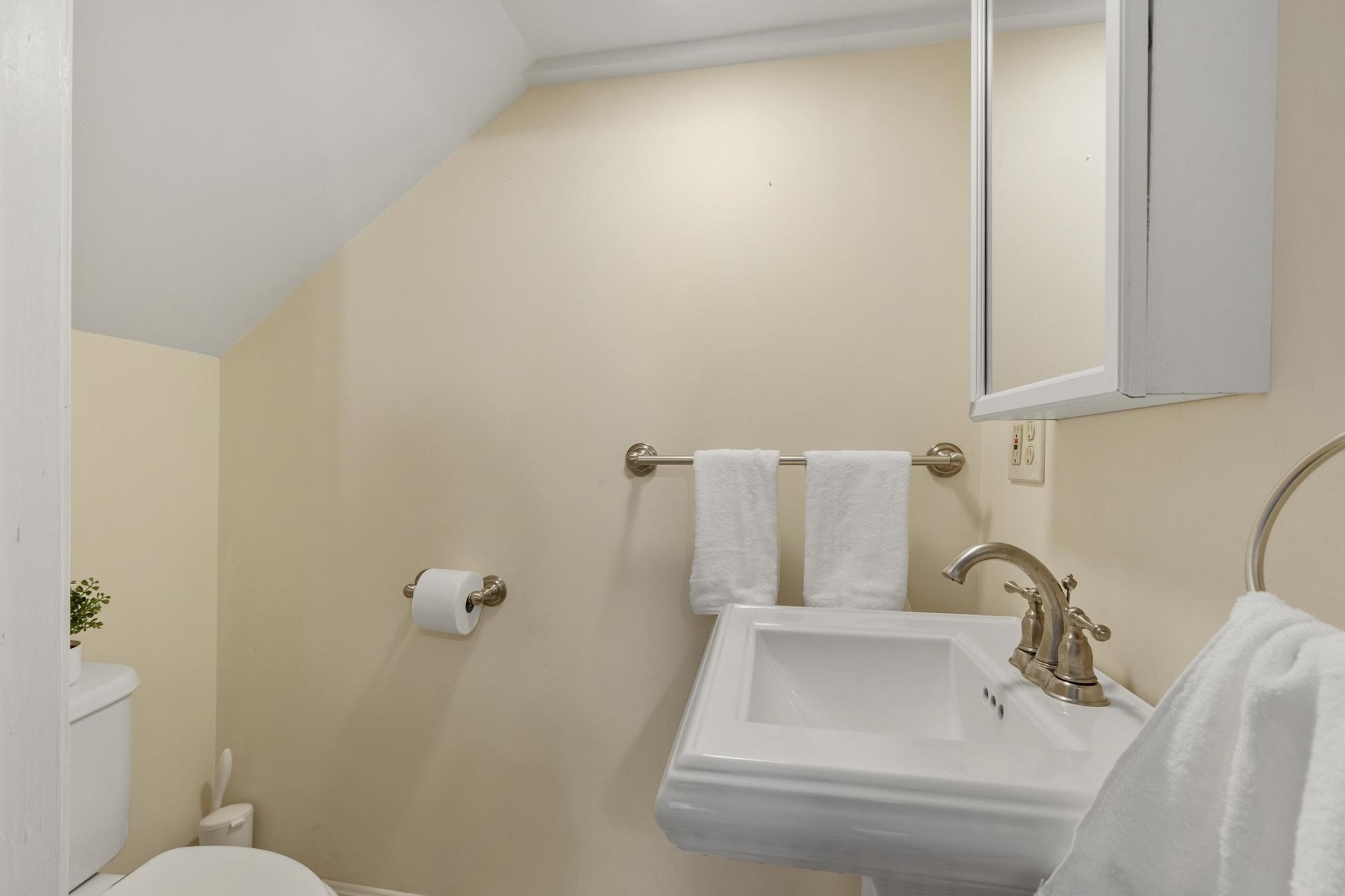 67 West Merrimack Street, Unit 2 Manchester, NH 03101 - Photo 29 of 32