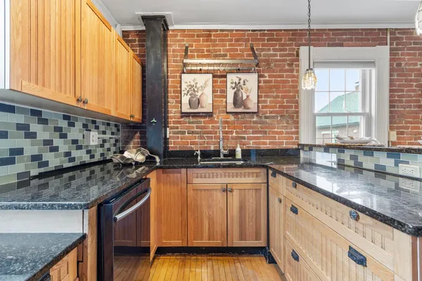 $410,000 | 67 West Merrimack Street, Unit 2, Manchester, NH 03101