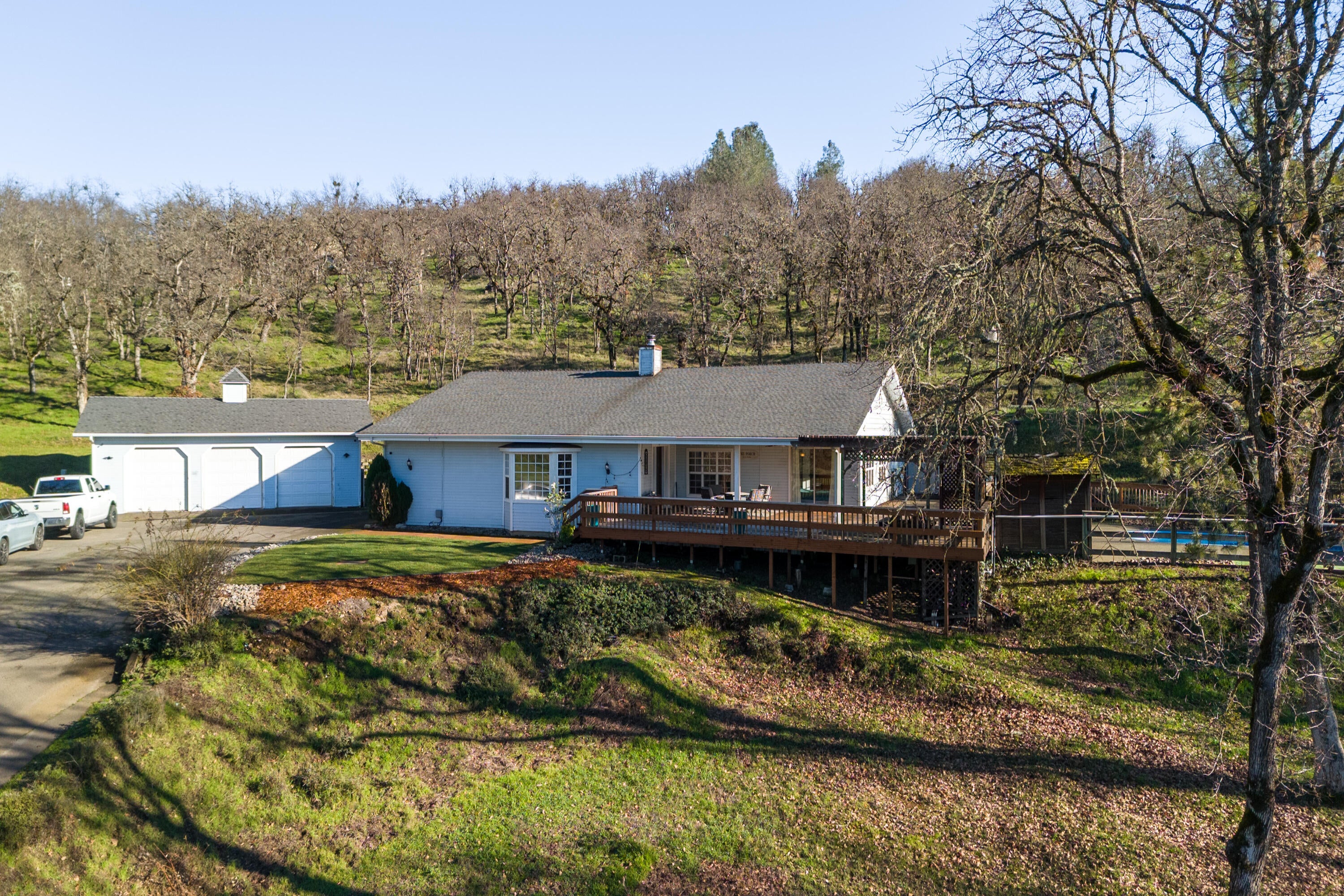 6150 Tolo Road Central Point, OR 97502 - Photo 4 of 51 5