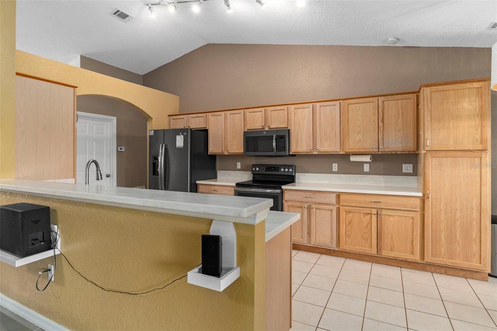 407 Montpelier Court Spring Hill, FL 34608 - Photo 12 of 38