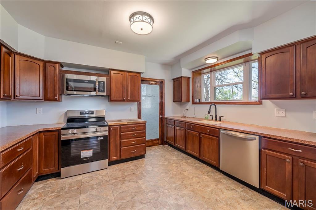 514 East State Street Union, MO 63084 - Photo 11 of 36