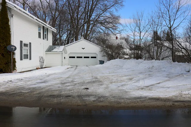 $159,900 | 8 Preble Avenue, Madison, ME 04950