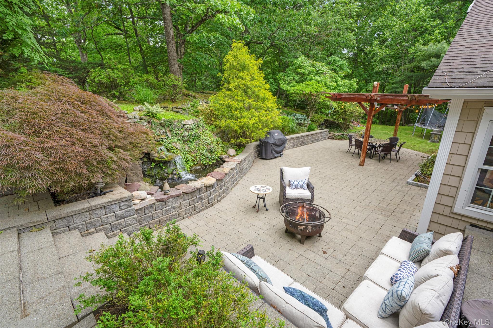 32 Country Road Mamaroneck, NY 10543 - Photo 24 of 35 Bi-level Patio