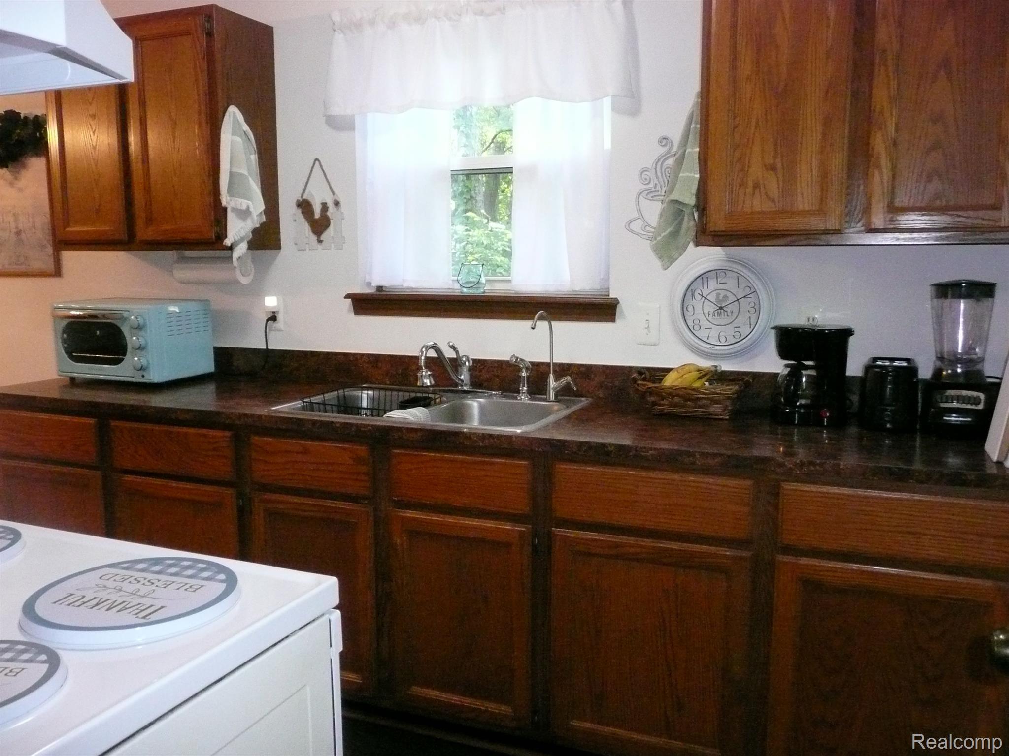 6016 Crandall Road Howell, MI 48855 - Photo 11 of 29 Kitchen
