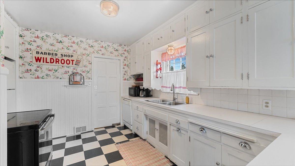 817 Maple Street Alexandria, MN 56308 - Photo 12 of 42