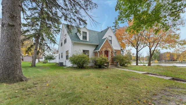 $325,000 | 817 Maple Street, Alexandria, MN 56308