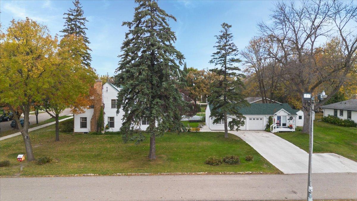 817 Maple Street Alexandria, MN 56308 - Photo 32 of 42