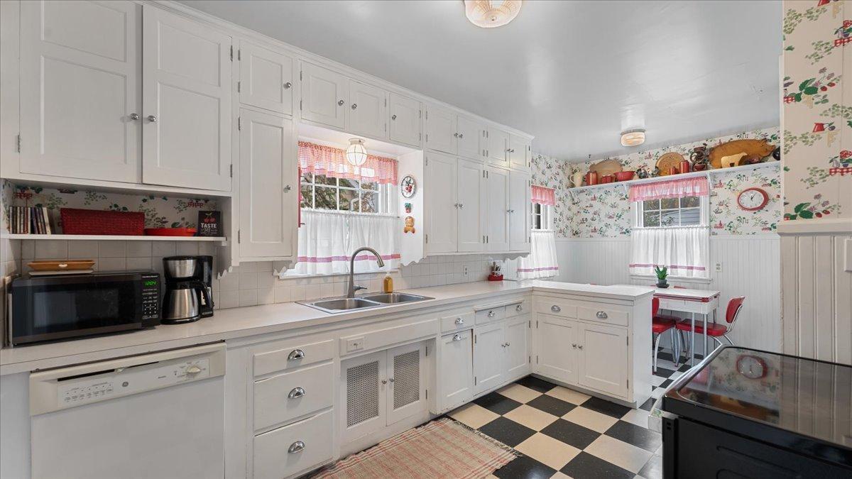 817 Maple Street Alexandria, MN 56308 - Photo 9 of 42