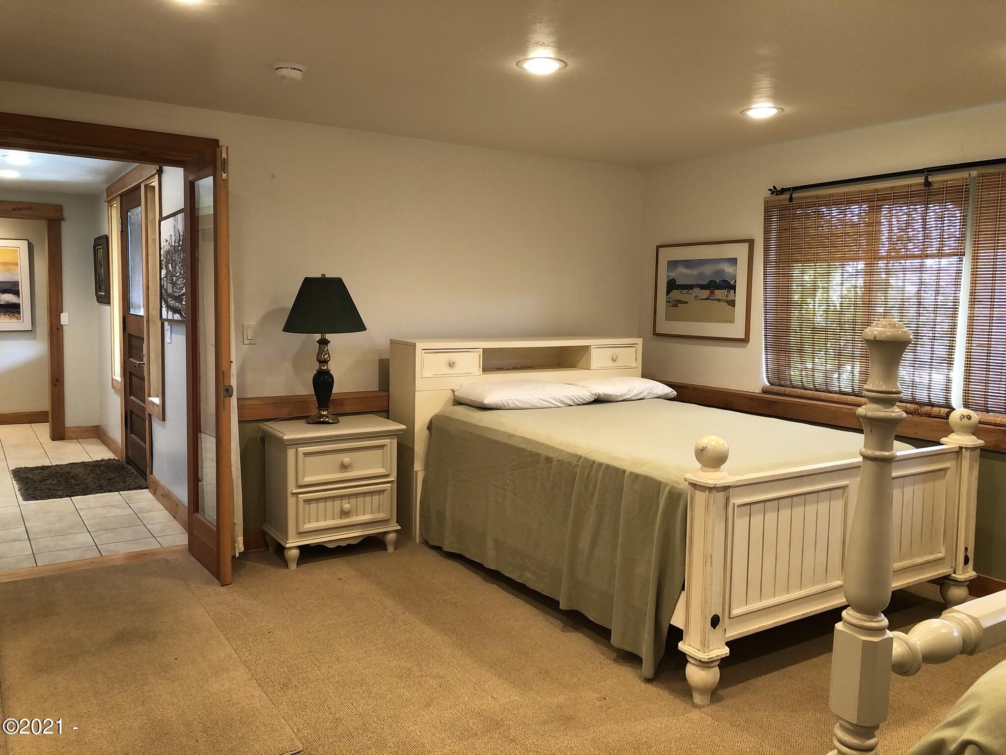 17 Shell Street Yachats, OR 97498 - Photo 41 of 63 Bedroom 3 (North wing)