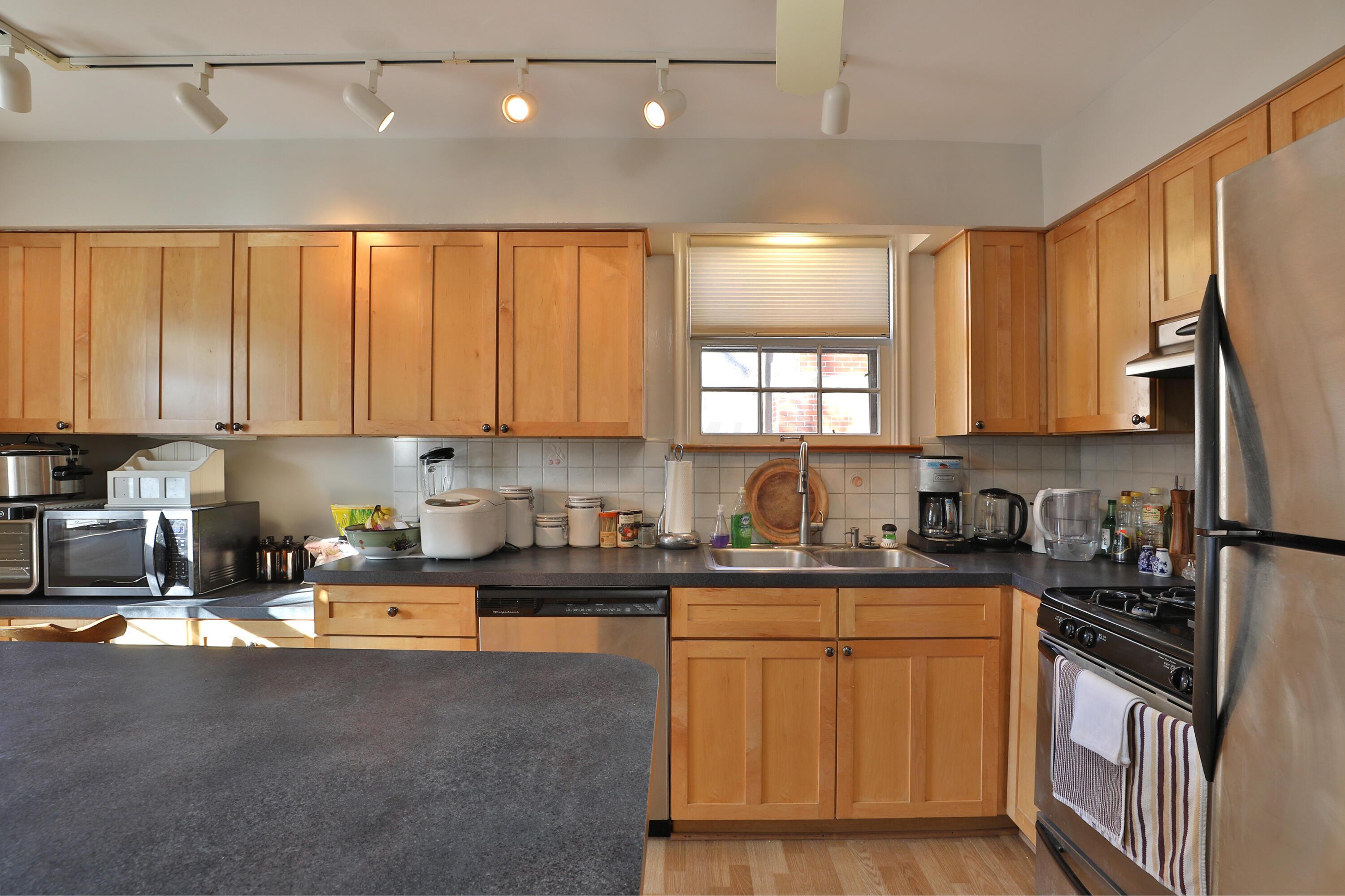 207 West Cooke Road Columbus, OH 43214 - Photo 11 of 33 207-W-Cooke-11