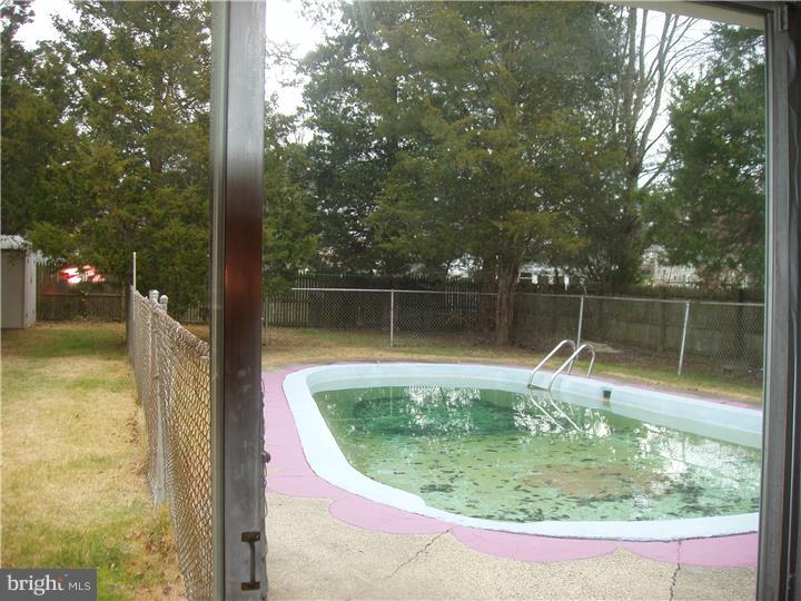 28 Gilmore Road Ewing, NJ 08628 - Photo 14 of 20 Pool