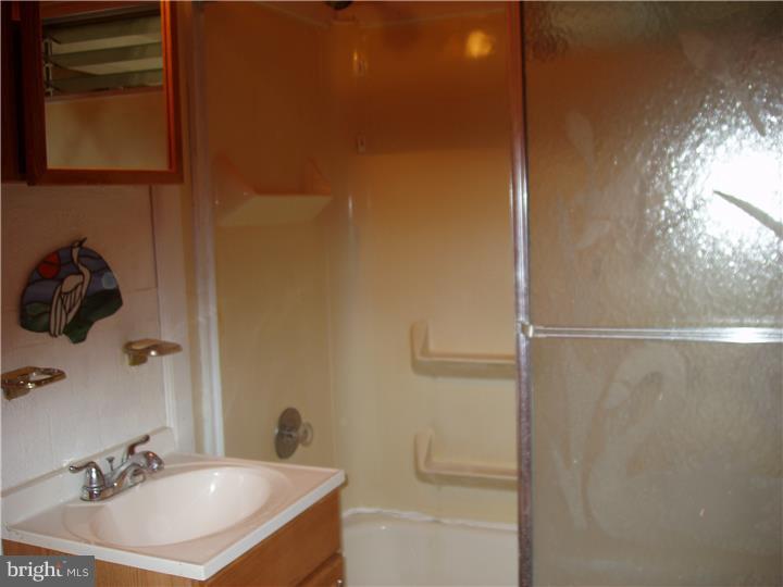 28 Gilmore Road Ewing, NJ 08628 - Photo 5 of 20 Bathroom