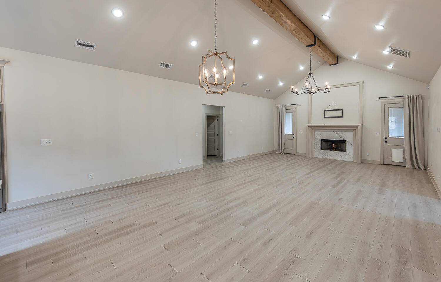 5905 112th Street Lubbock, TX 79424 - Photo 2 of 33 2L9A0989